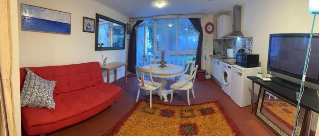 Apartamento Abierto Con Patio Matadepera Ngoại thất bức ảnh